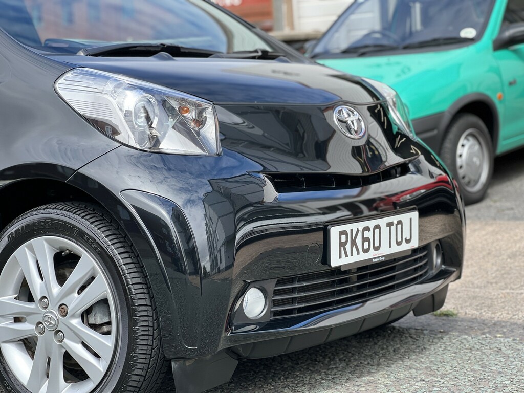 Toyota IQ 2 White #7