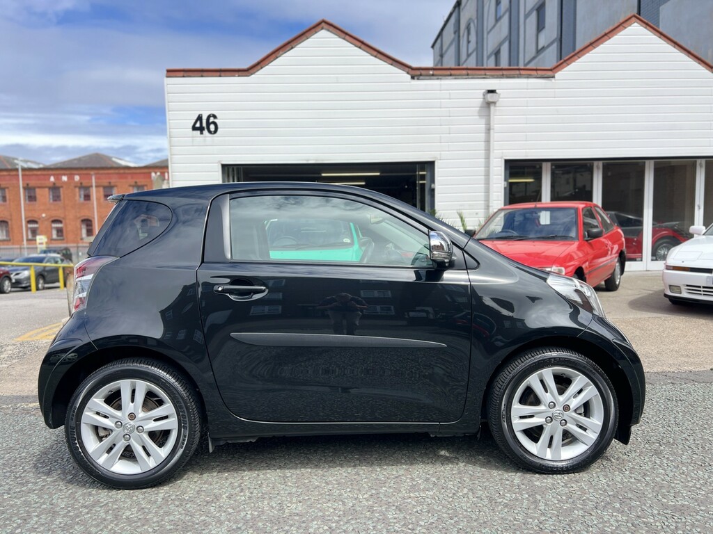 Toyota IQ 1.3 Dual Vvt-i 3 Black #3