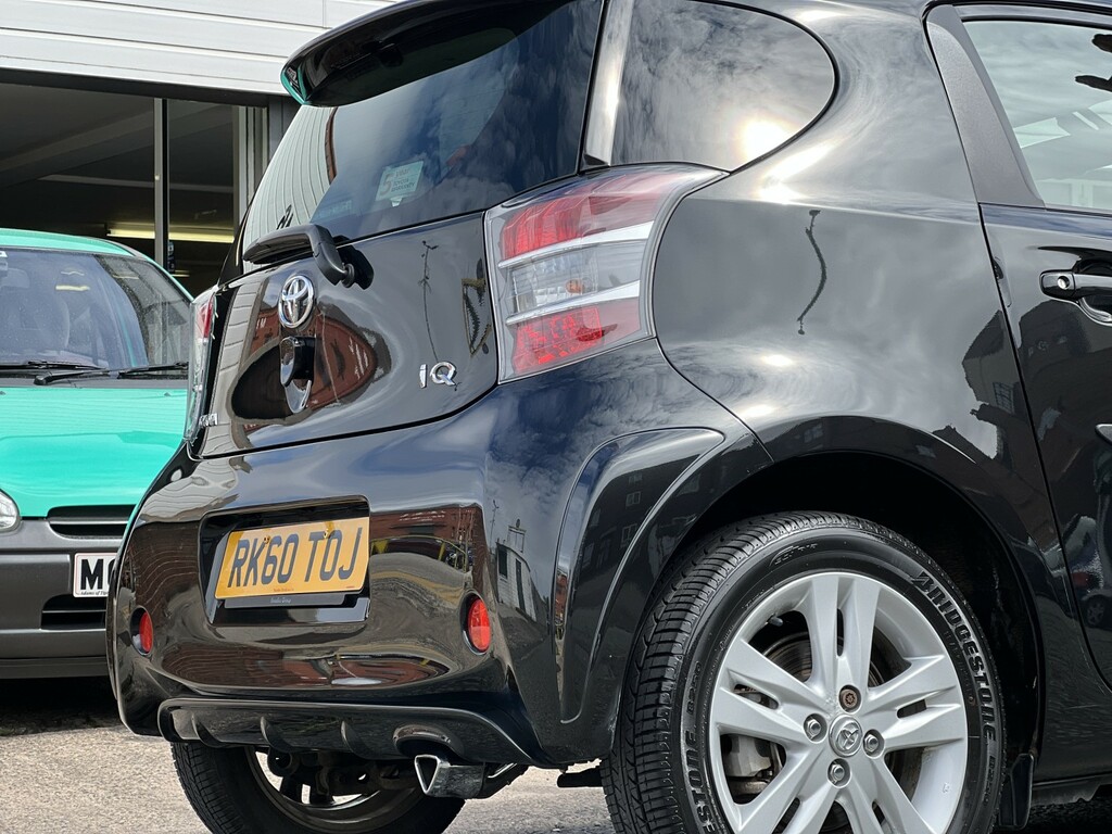 Toyota IQ 2 White #8