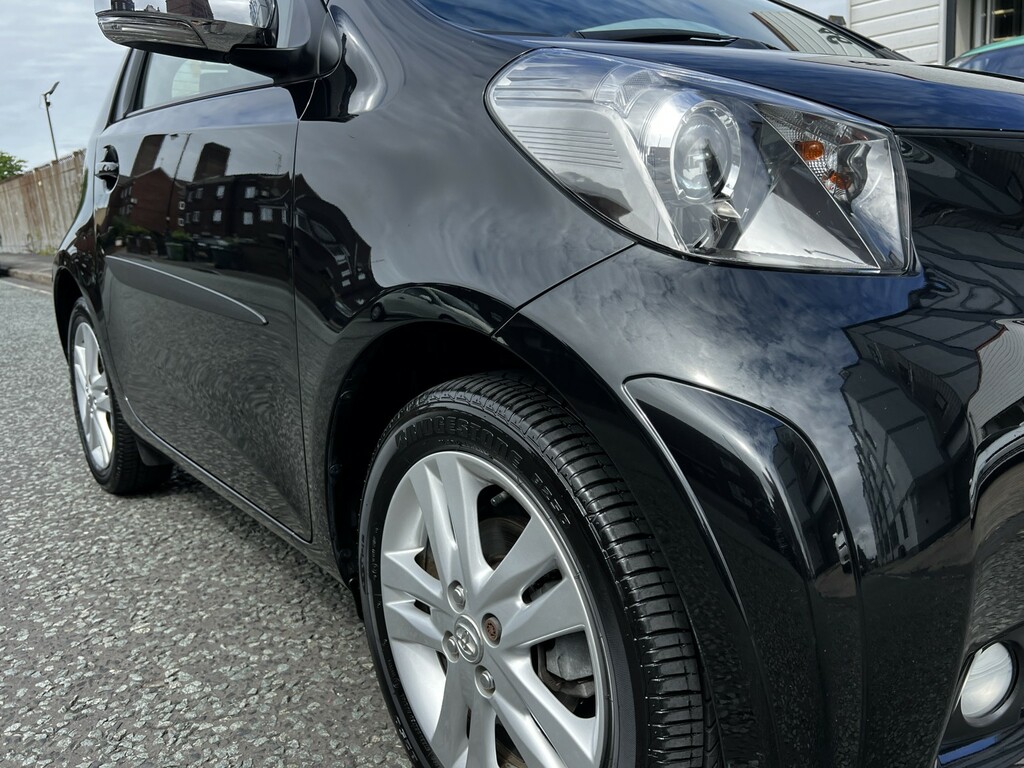 Toyota IQ 2 White #27