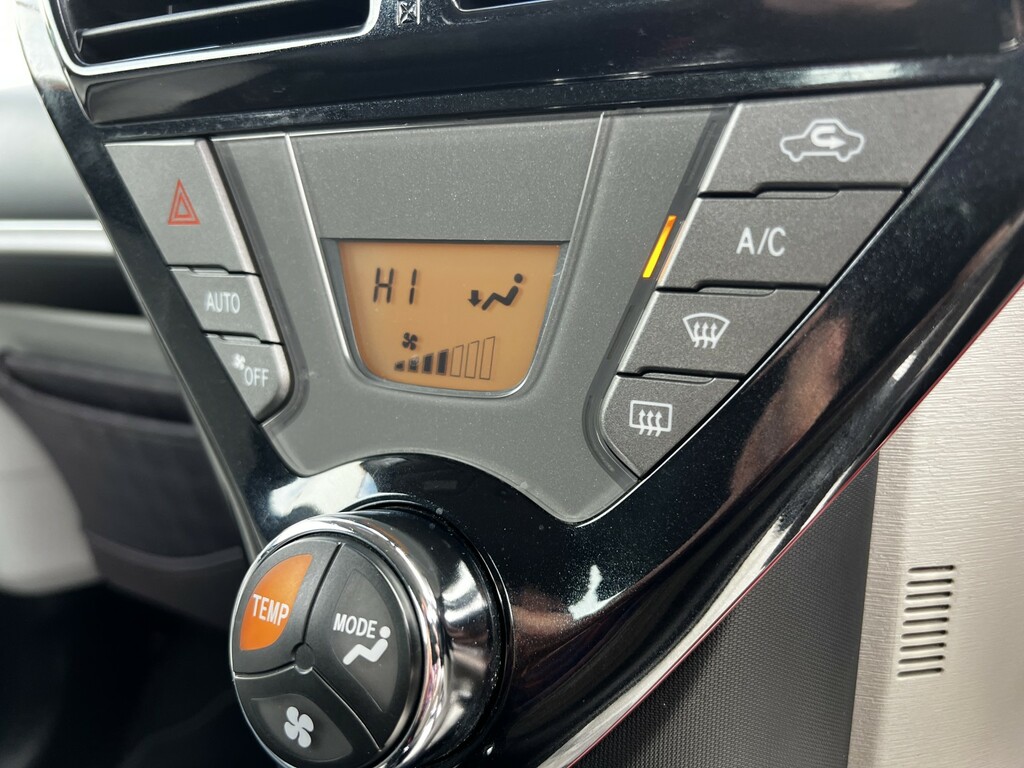 Toyota IQ 2 White #31