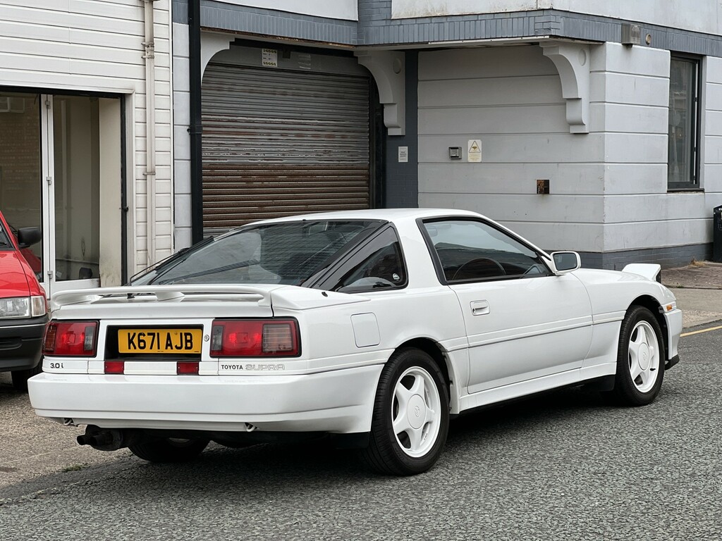 Toyota Supra 3.0 White #6