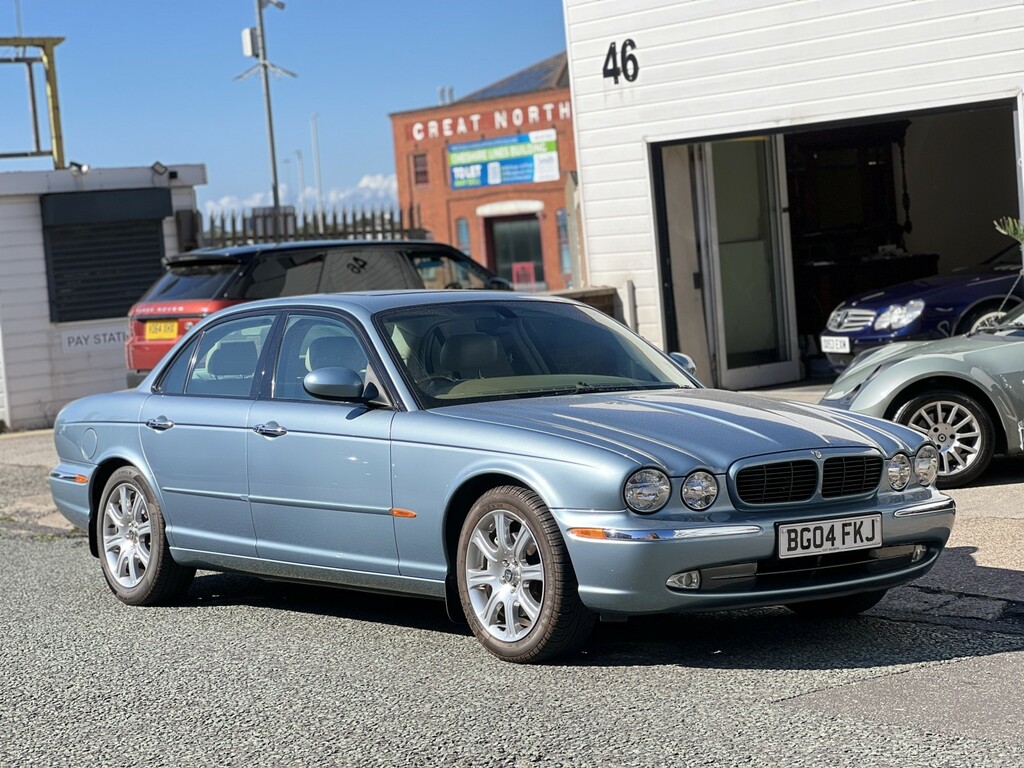 Jaguar XJ Saloon V8 R 200454 Green #10