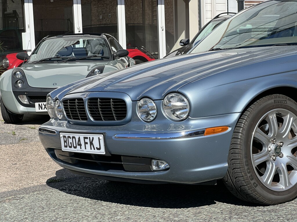 Jaguar XJ Saloon V8 R 200454 Green #9