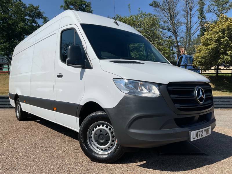 Mercedes-Benz Sprinter 3.5T H2 Progressive Van Air Con White
