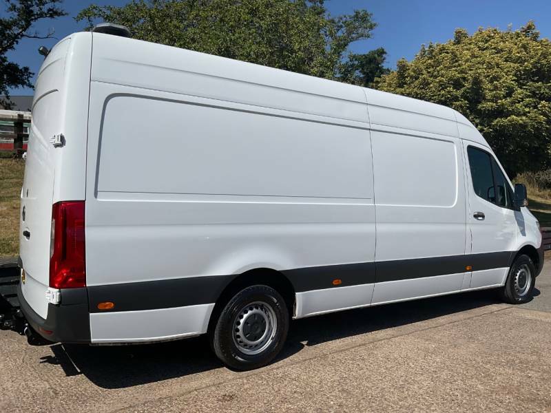 Mercedes-Benz Sprinter 3.5T H2 Progressive Van Air Con White #4