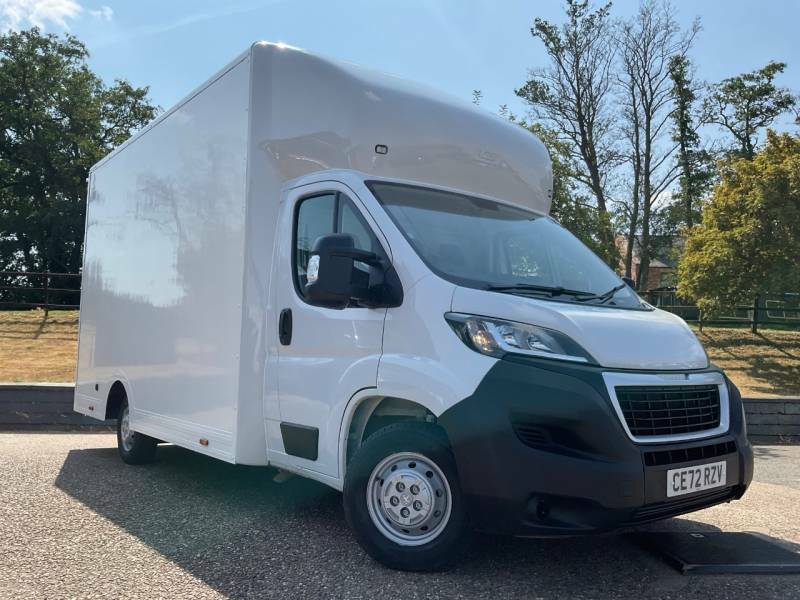 Peugeot Boxer 2.2 Bluehdi Low Floor Luton 140Ps White
