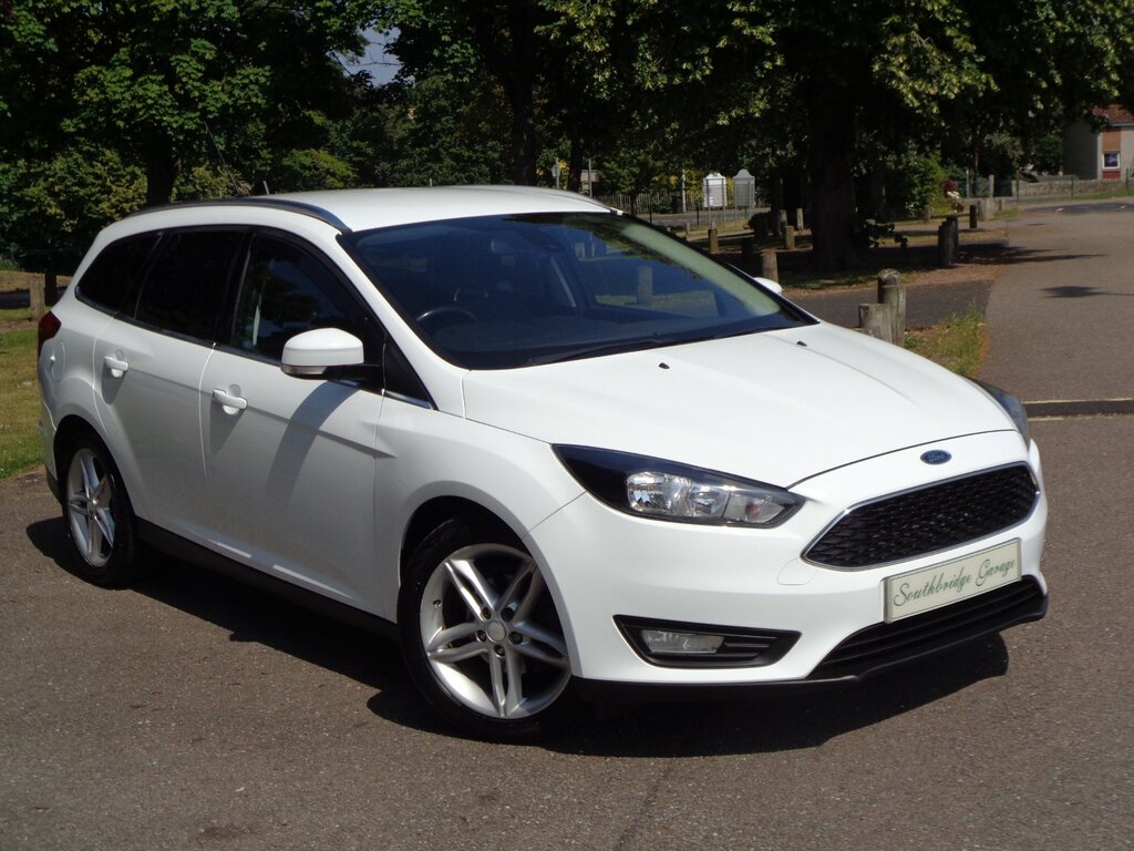 Ford Focus 1.5 Tdci 120 Zetec Navigation Estate 5-Door White