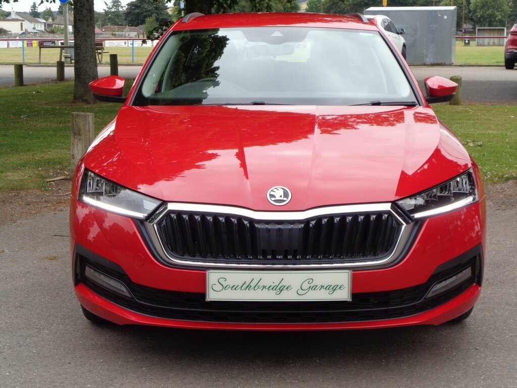 Skoda Octavia 1.5 Tsi 150 Act Se 5-Door Estate Red #3
