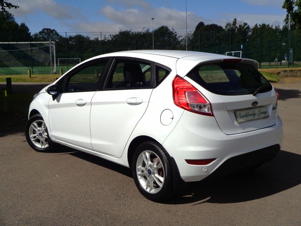 Ford Fiesta 1.25 82 Zetec 5-Door White #4