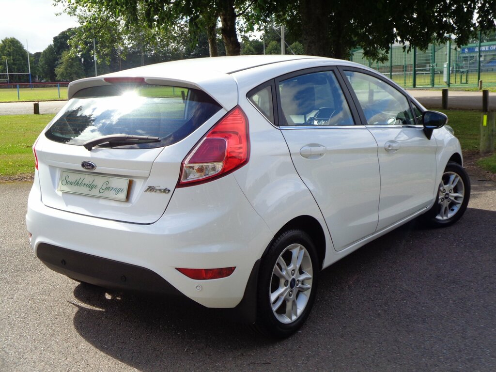Ford Fiesta 1.25 82 Zetec 5-Door White #3
