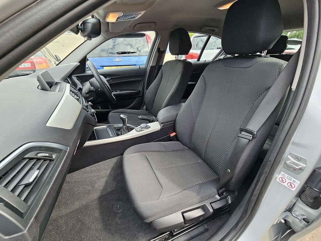 BMW 1 Series 118I Se Silver #5