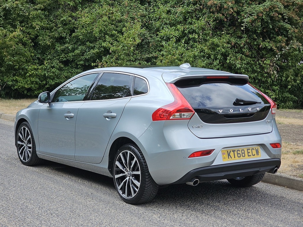 Volvo V40 D3 Inscription Silver #2