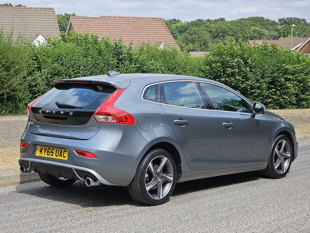 Volvo V40 D3 R-design Nav Grey #2