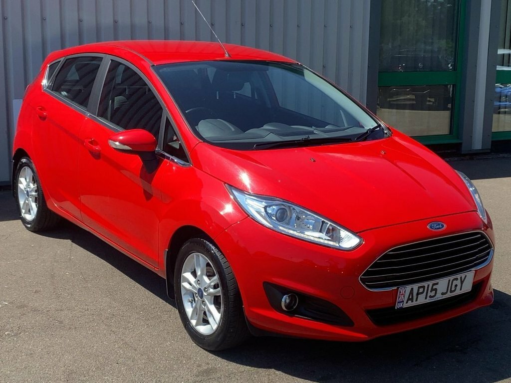 Ford Fiesta 2015 1.25 Zetec Hatchback Euro 6 Red #4