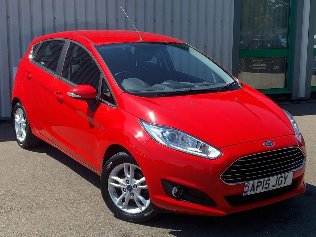 Ford Fiesta 2015 1.25 Zetec Hatchback Euro 6 Red