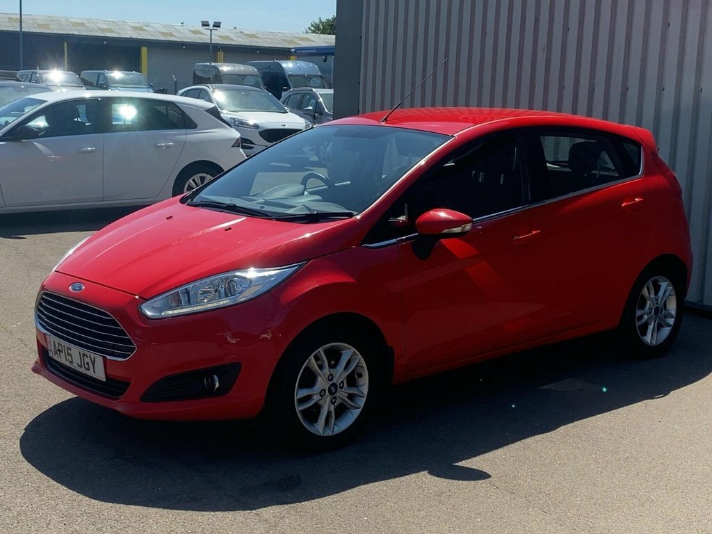 Ford Fiesta 2015 1.25 Zetec Hatchback Euro 6 Red #3