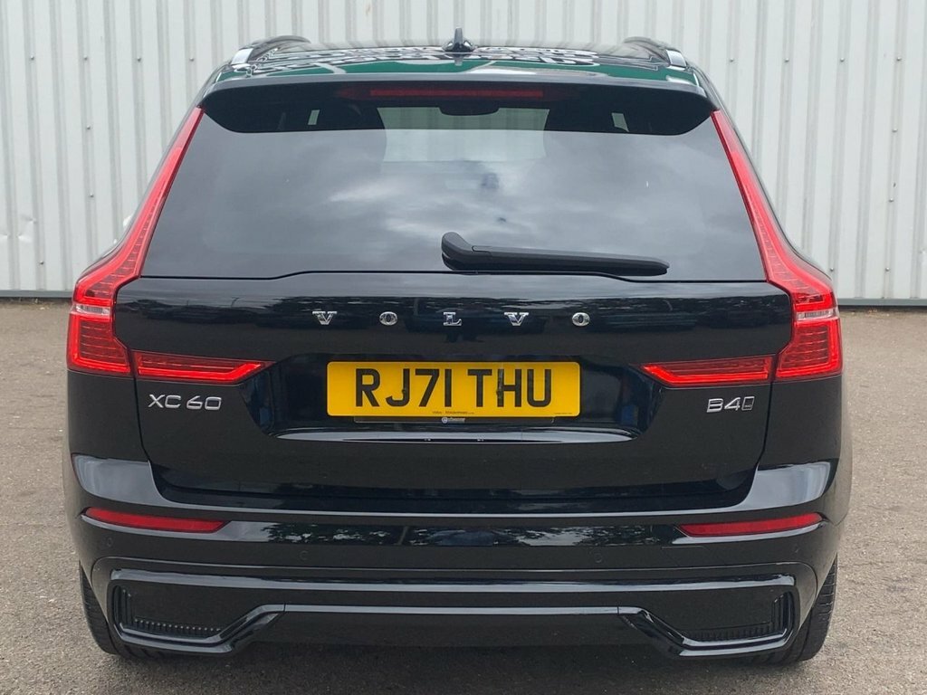Volvo XC60 2022 2.0 B4 Mhev R-design Suv Hybrid Au RJ71THU Black #6