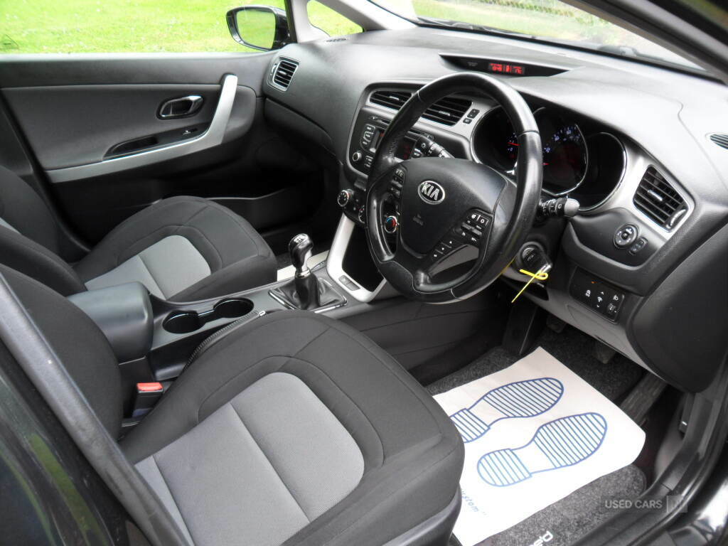 Kia Ceed 1.6 Crdi 2 Ecodynamics Black #6