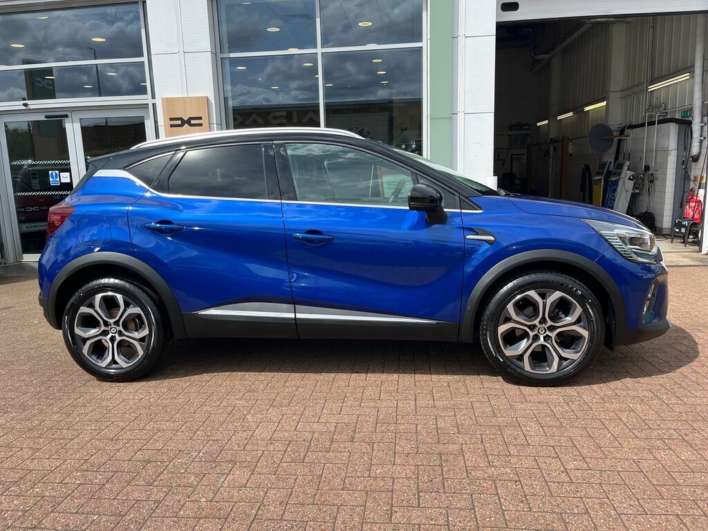 Renault Captur Hatchback Techno SB24XXA #2