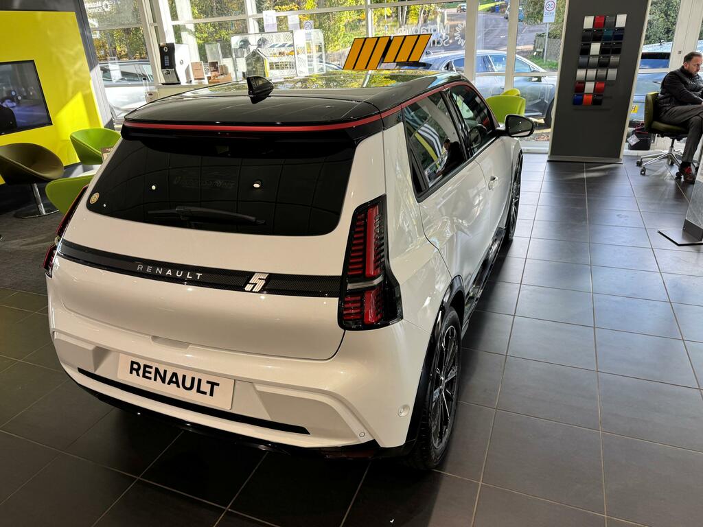 Renault 5 Iconic Five Comfort White #2