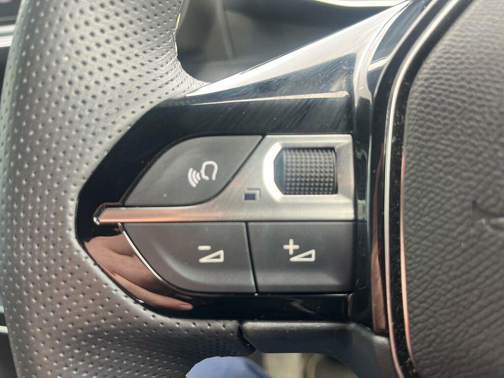 Peugeot e-208 Allure Grey #28