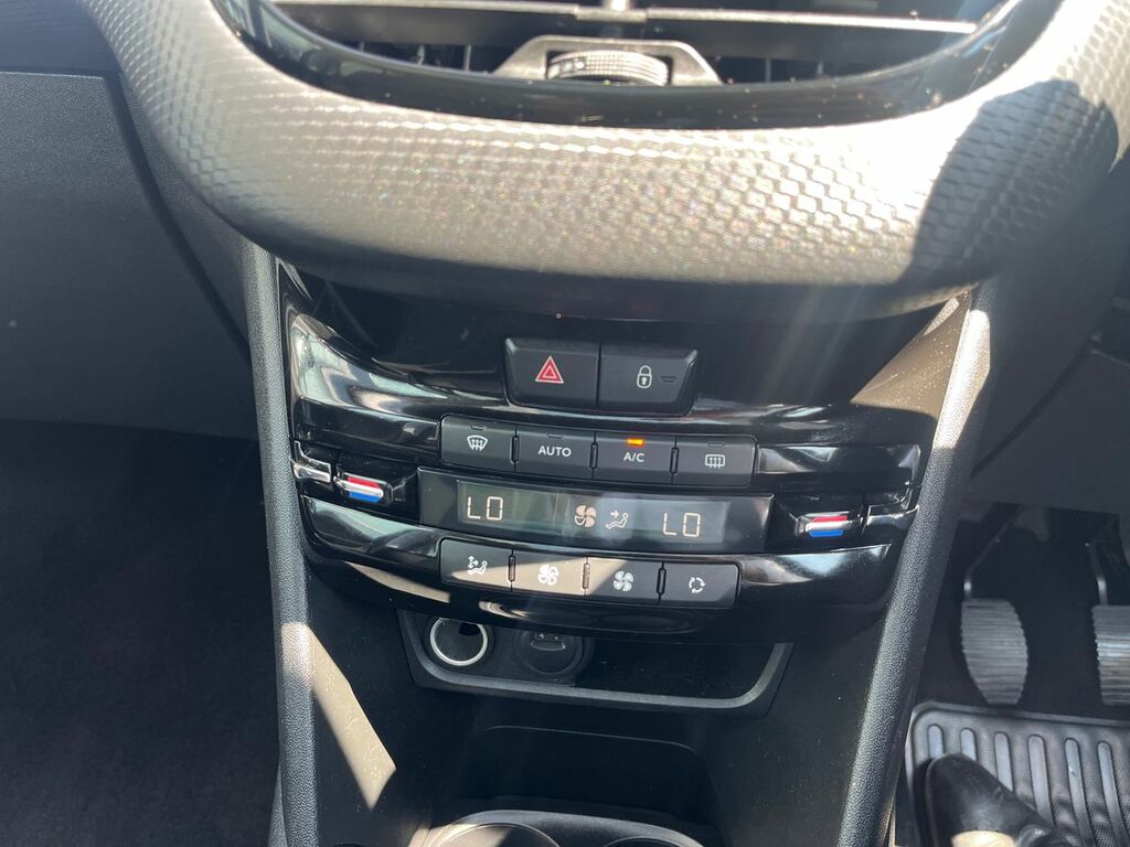 Peugeot 208 1.2 Puretech 110 Tech Edition Blue #22