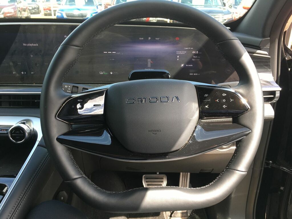 Omoda 9 1.5T Shs Noble 3Dht Estate Black #13