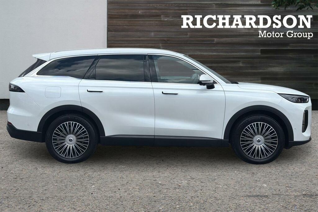 Chery Tiggo 9 1.5T Phev Summit Dht Awd White #2