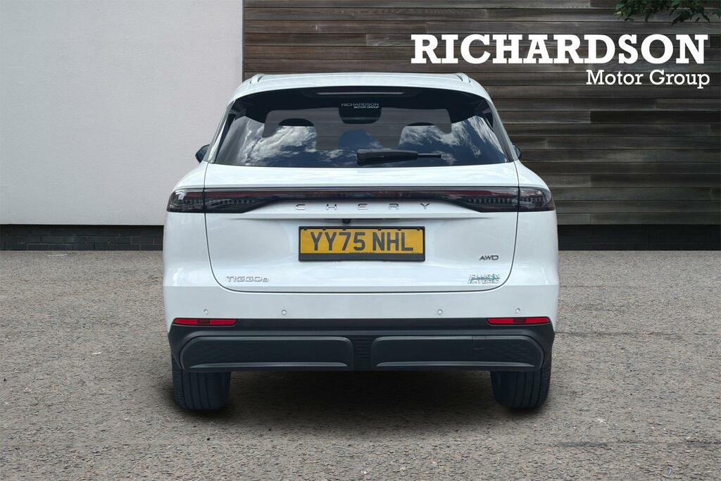 Chery Tiggo 9 1.5T Phev Summit Dht Awd White #4