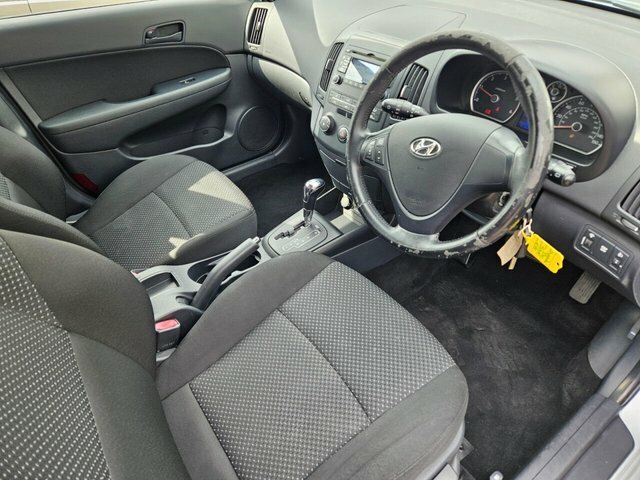 Hyundai I30 Hatchback 1.4 Comfort Euro 5 201161 Grey #9