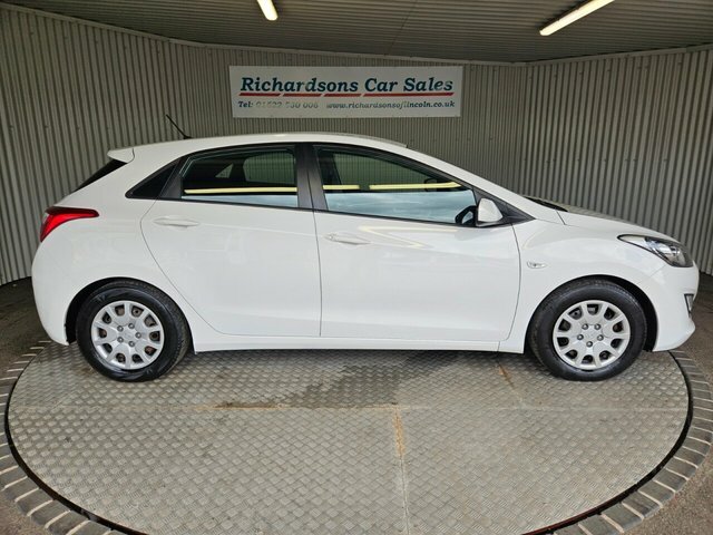Hyundai I30 1.4 Classic Hatchback Euro 5 10 White #2
