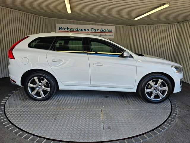 Volvo XC60 2.4 D5 R-design Lux Nav Suv Awd AE14VUM White #2