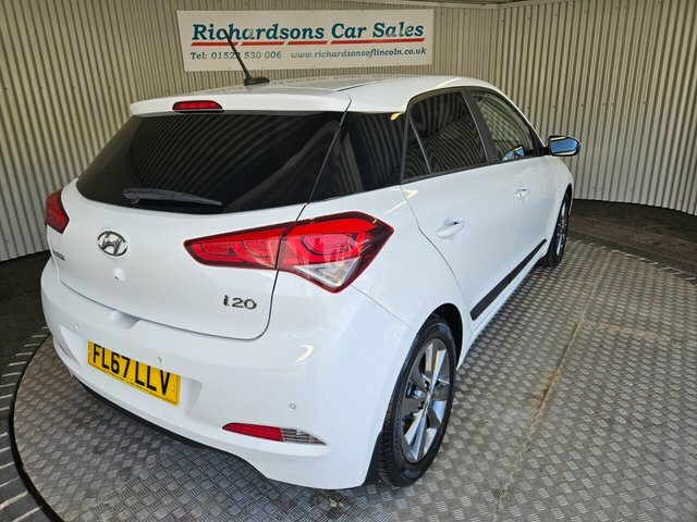 Hyundai I20 1.2 Premium Nav Hatchback Euro 6 White #3