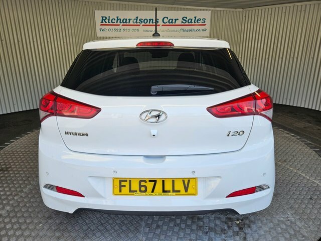 Hyundai I20 1.2 Premium Nav Hatchback Euro 6 White #4