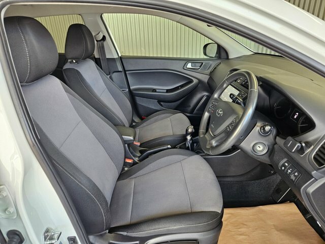 Hyundai I20 Mpi Se White #24