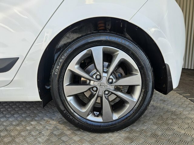 Hyundai I20 Mpi Se White #13