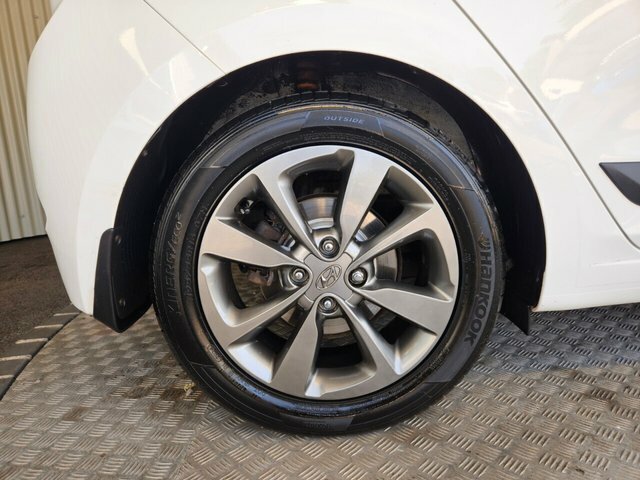 Hyundai I20 Mpi Se White #12