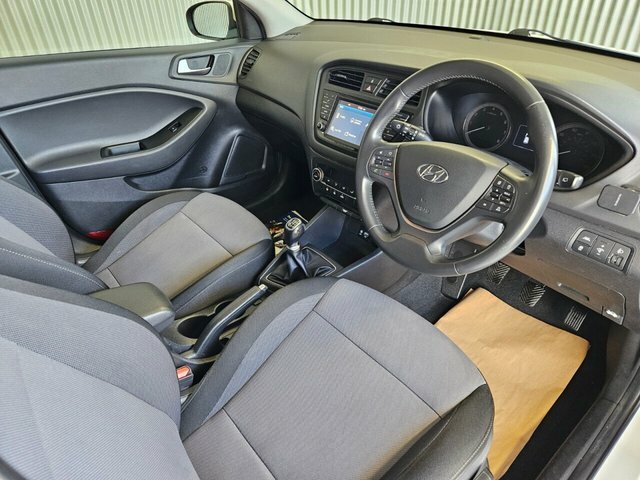 Hyundai I20 Mpi Se White #23