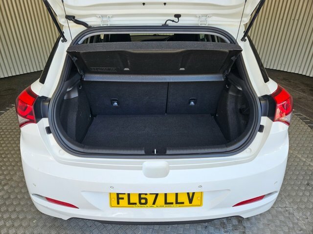 Hyundai I20 1.2 Premium Nav Hatchback Euro 6 White #5