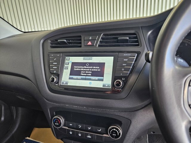 Hyundai I20 Mpi Se White #19