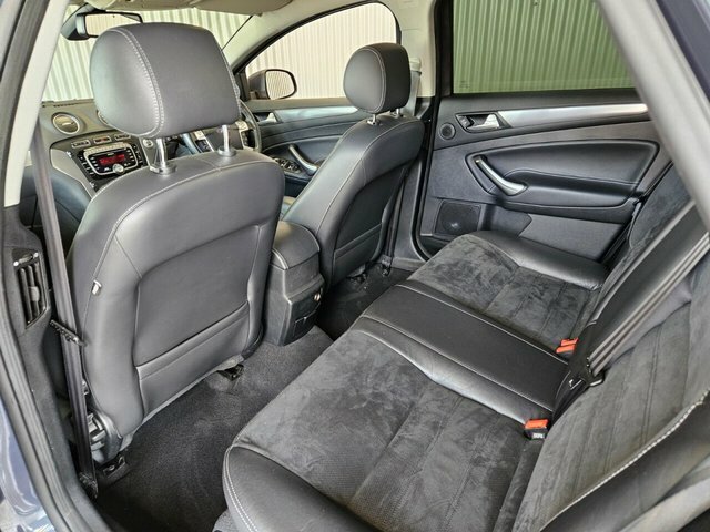 Ford Mondeo Titanium X Black #23