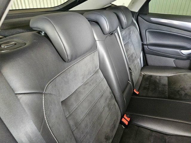 Ford Mondeo Titanium X Black #21