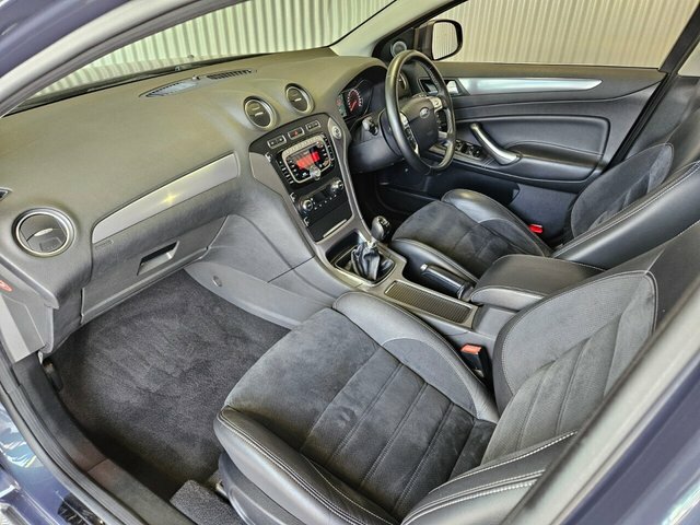 Ford Mondeo Titanium X Black #27