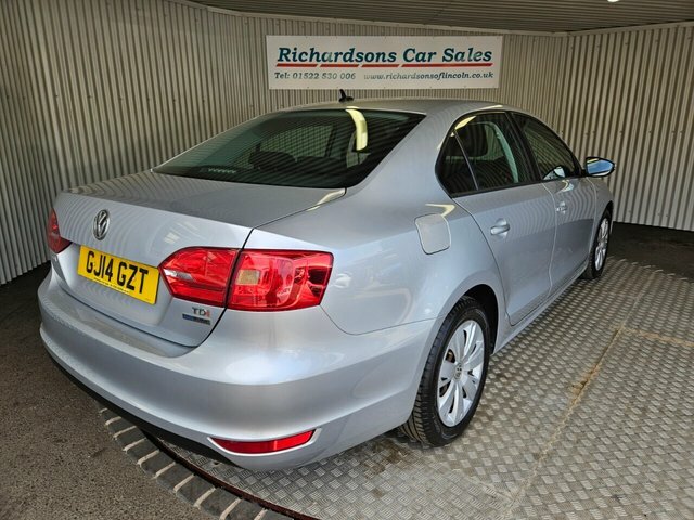 Volkswagen Jetta 1.6 Tdi Bluemotion Tech S Saloon Silver #3