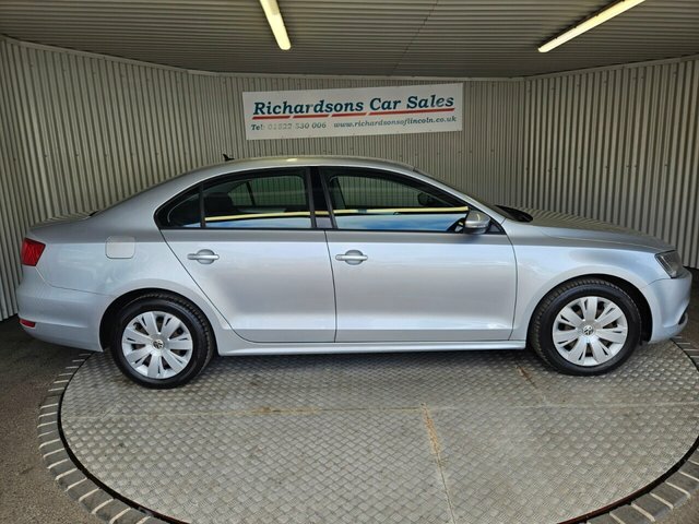 Volkswagen Jetta 1.6 Tdi Bluemotion Tech S Saloon Silver #2