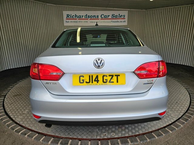 Volkswagen Jetta 1.6 Tdi Bluemotion Tech S Saloon Silver #4