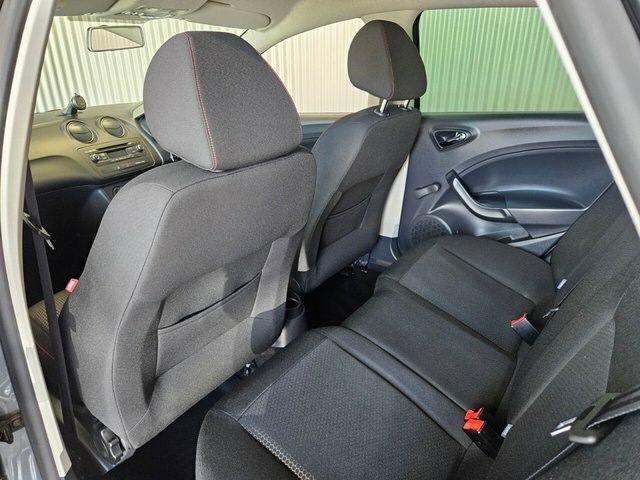Seat Ibiza 2015 15 1.4 White #26