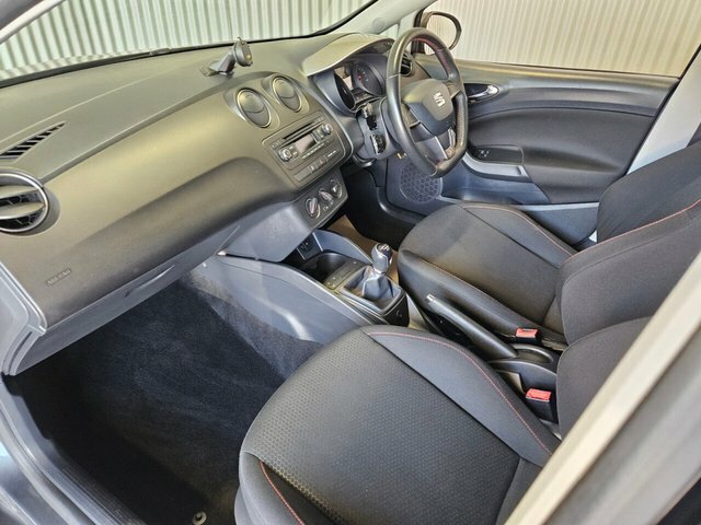 Seat Ibiza 2015 15 1.4 White #30