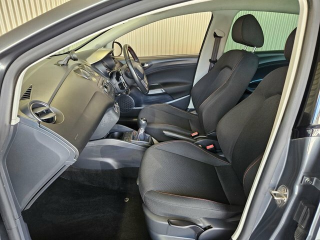 Seat Ibiza 2015 15 1.4 White #31